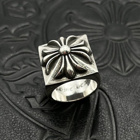 Chrome Hearts Three-Dimensional Cross Flower Wide Ring - Picture 7 of 9